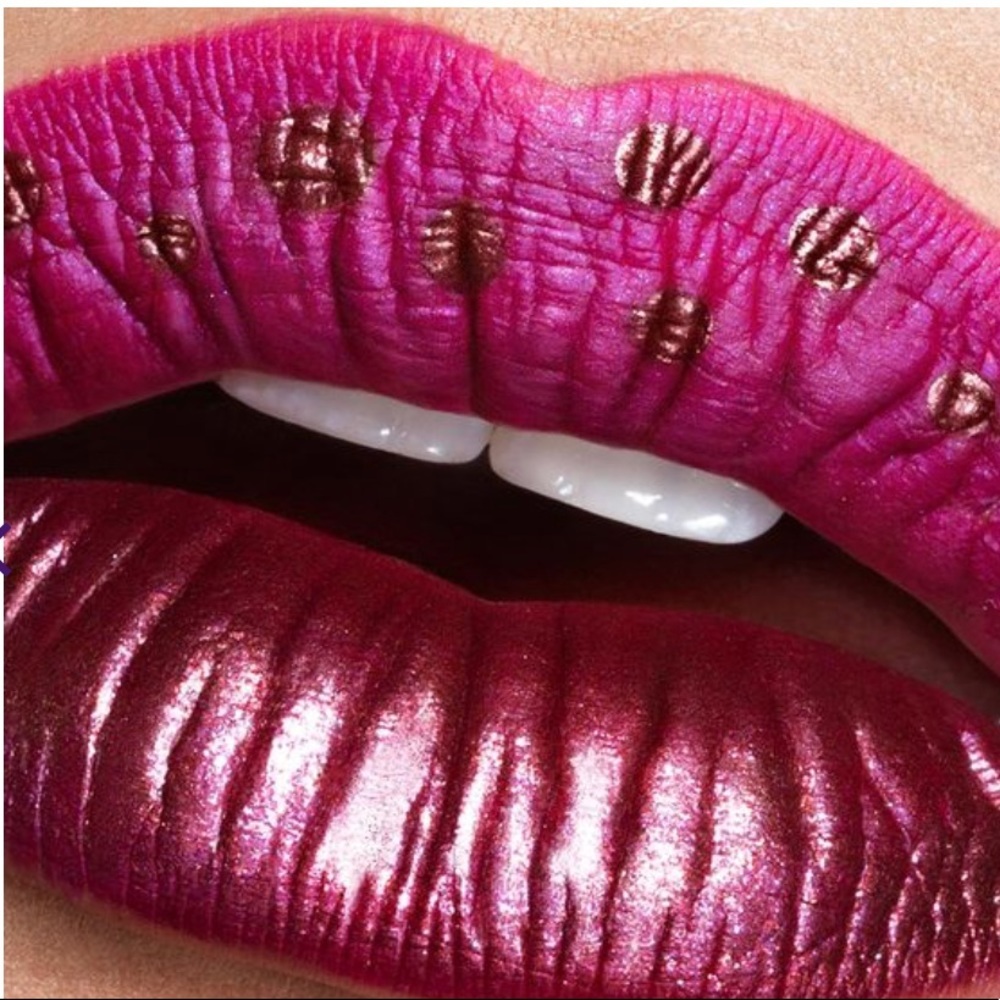 Urban Decay Special Effect Lip Top Coat in Bruja - Picture 5 of 8